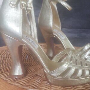 Vintage 1990s Peter Fox Heels